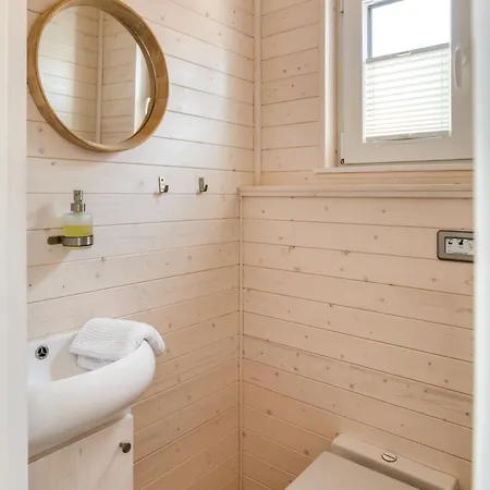 Holiday home Hausboot Schatzkiste *